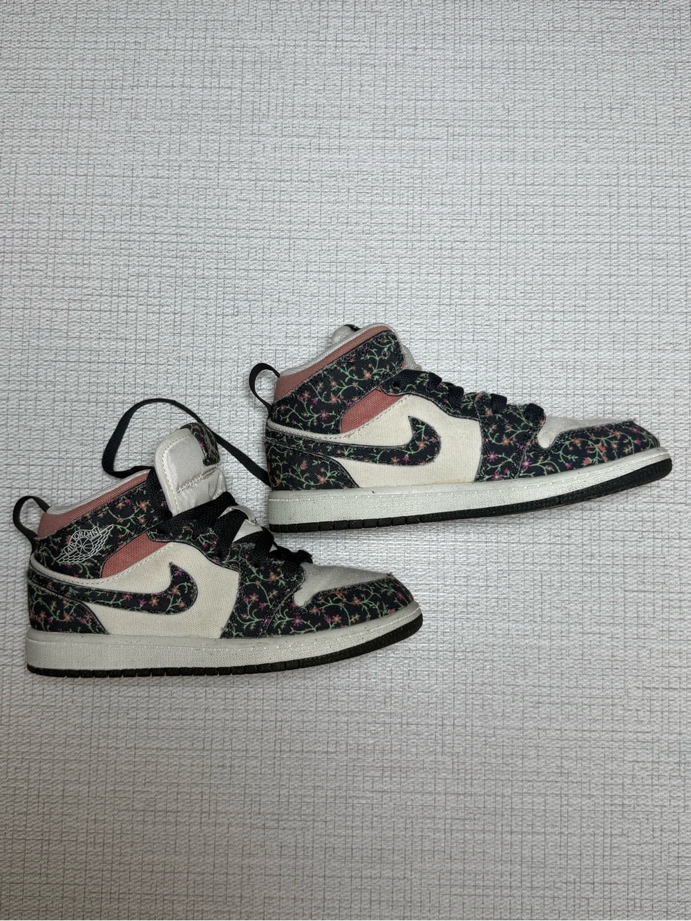 Nike Air Jordan 1 Mid SE Floral Black Pink Kids size 1Y